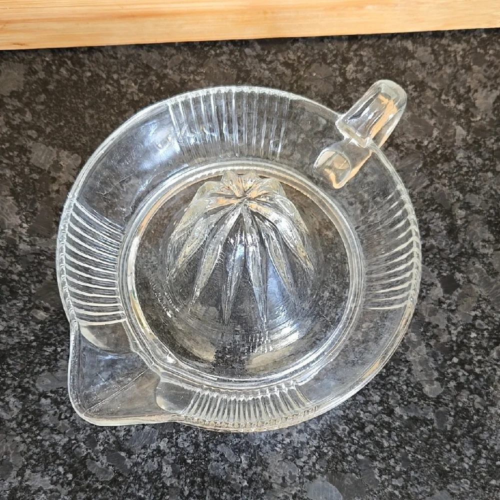 Sur La Table Clear Glass Hand Citrus Juicer with Pour Spout